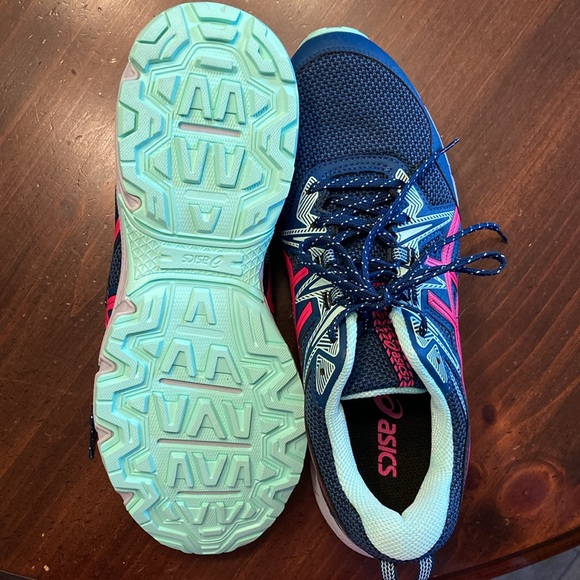 ASCIC TENNIS SHOES - Picture 4 of 7